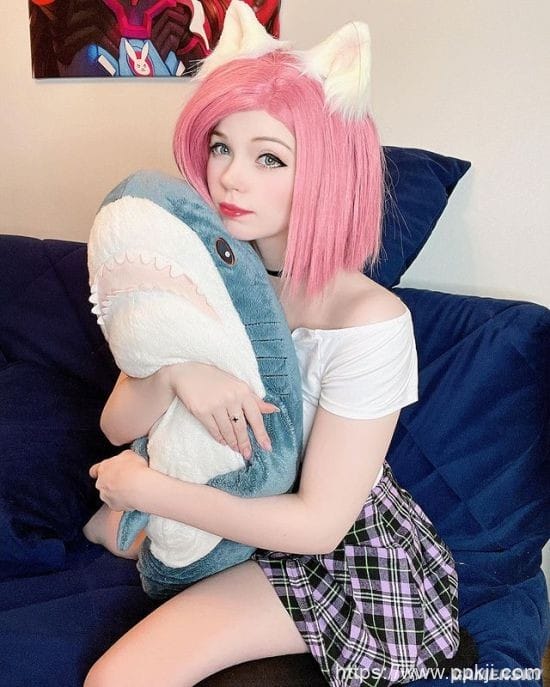 娇小可爱型嫩妹 喜欢清凉衣服的俄罗斯猫娘COSER