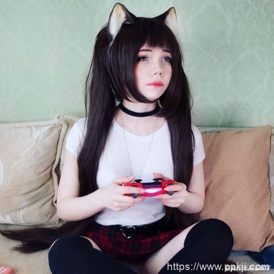 娇小可爱型嫩妹 喜欢清凉衣服的俄罗斯猫娘COSER