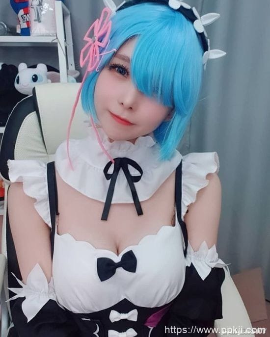 杀死童贞毛衣出击 可甜可辣的韩国正妹主播