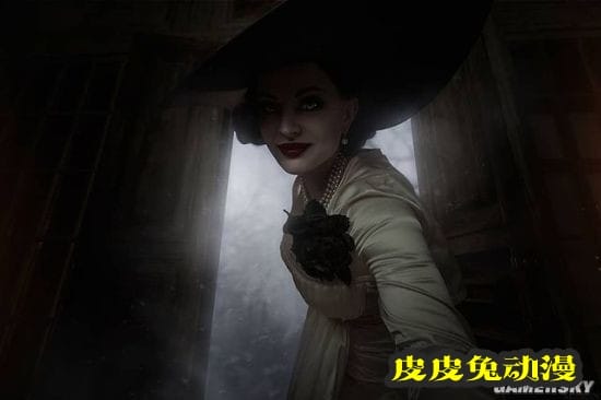 俄妹COS《生化8》吸血鬼贵妇 大的还原惊悚感拉满