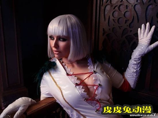 俄妹COS《生化8》吸血鬼贵妇 大的还原惊悚感拉满