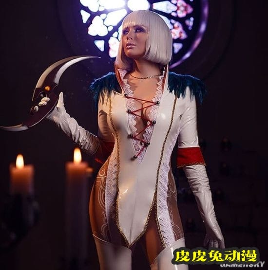 俄妹COS《生化8》吸血鬼贵妇 大的还原惊悚感拉满