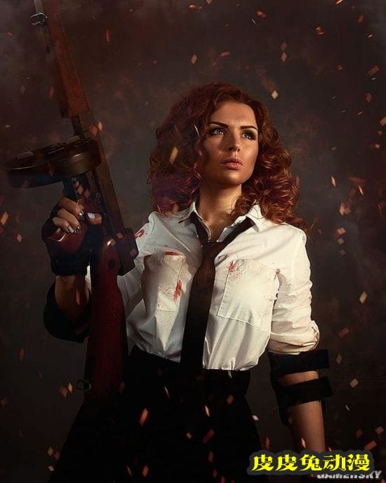 俄妹COS《生化8》吸血鬼贵妇 大的还原惊悚感拉满