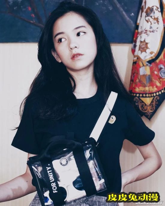 超萌童颜女法官让人想认罪 清纯颜值的邻家女友