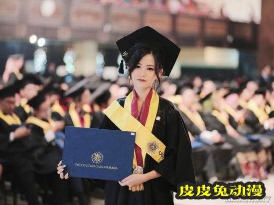 超萌童颜女法官让人想认罪 清纯颜值的邻家女友