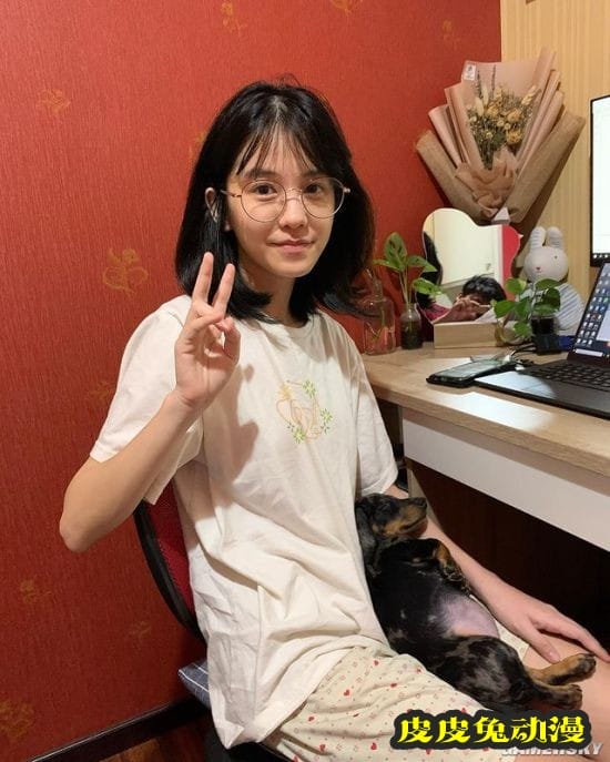 超萌童颜女法官让人想认罪 清纯颜值的邻家女友