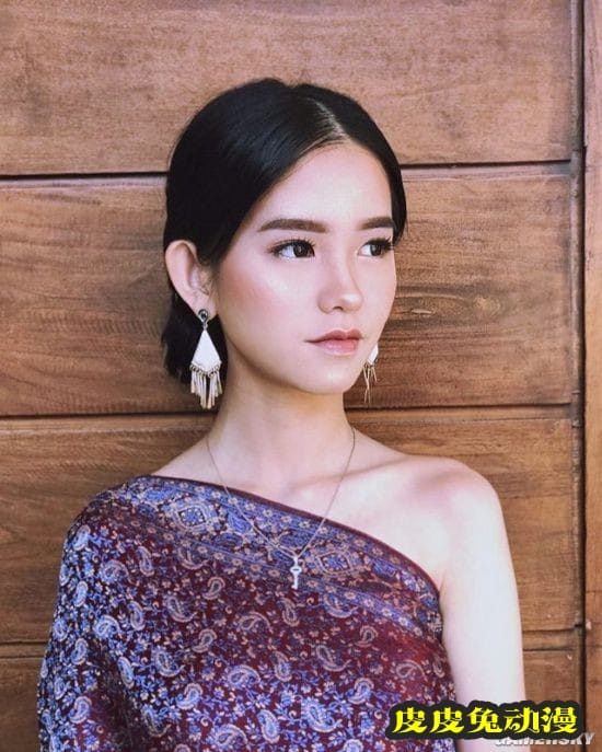 超萌童颜女法官让人想认罪 清纯颜值的邻家女友