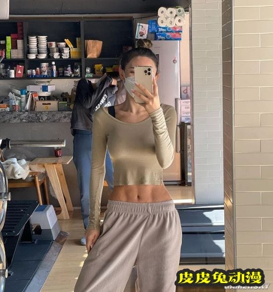 韩国肥妹变身性感辣妹 大秀腹肌只为报复前男友