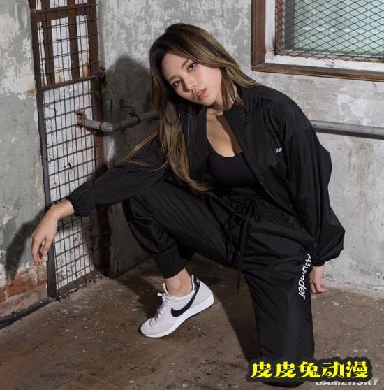 韩国肥妹变身性感辣妹 大秀腹肌只为报复前男友