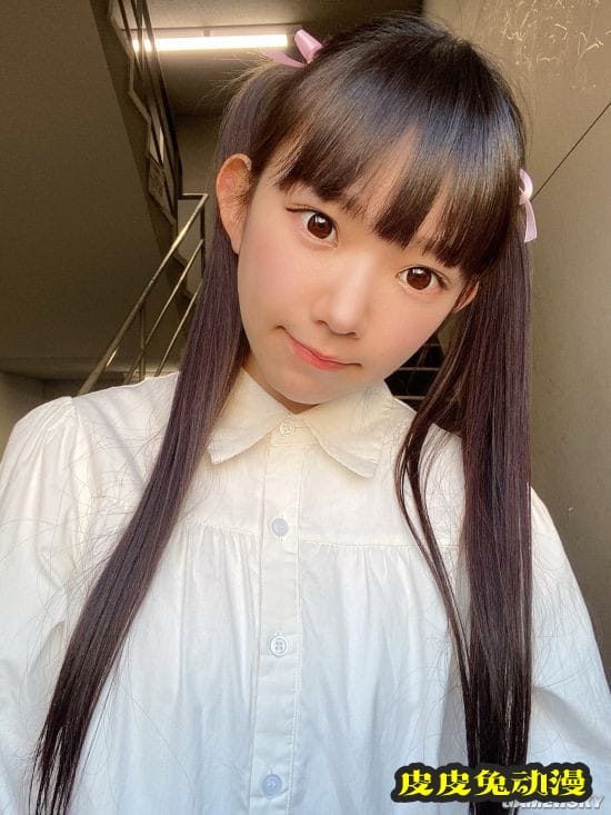 长泽茉里奈带妹拍写真 双人合法萝莉双倍性感