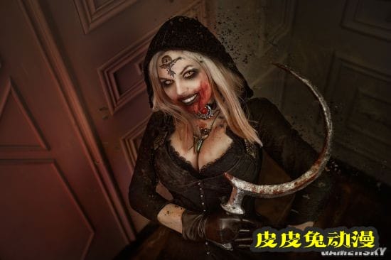 俄妹COS《生化危机8》吸血鬼女儿 性感黑丝超还原
