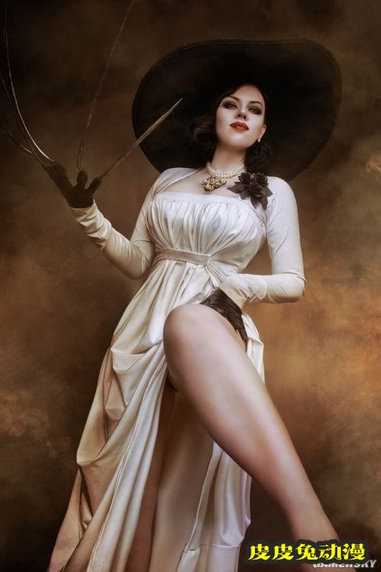 俄妹COS《生化危机8》吸血鬼女儿 性感黑丝超还原