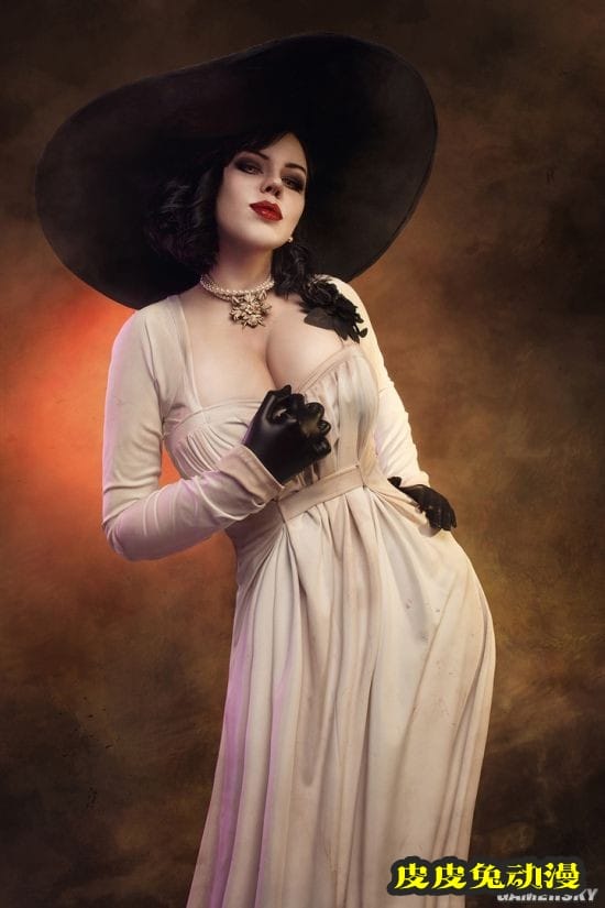 俄妹COS《生化危机8》吸血鬼女儿 性感黑丝超还原