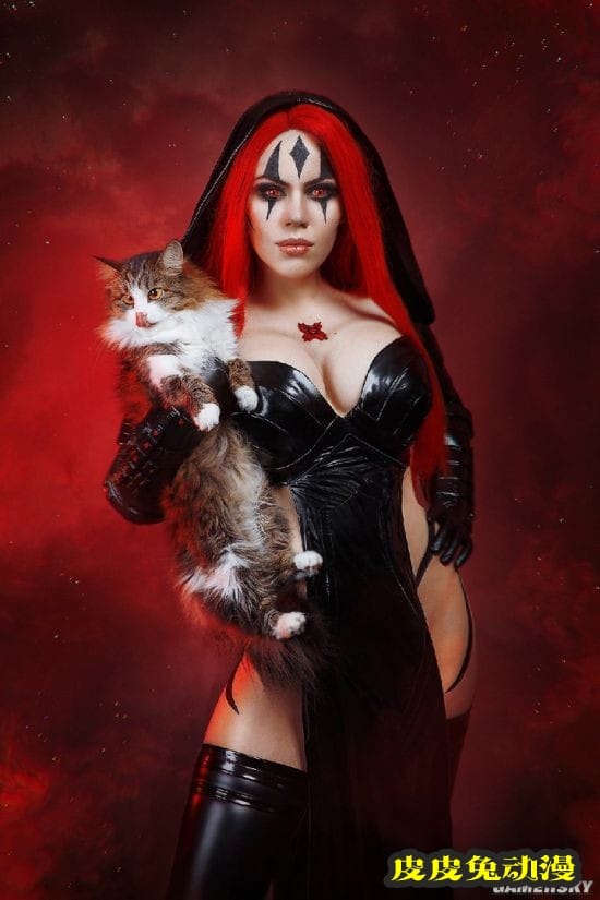 俄妹COS《生化危机8》吸血鬼女儿 性感黑丝超还原