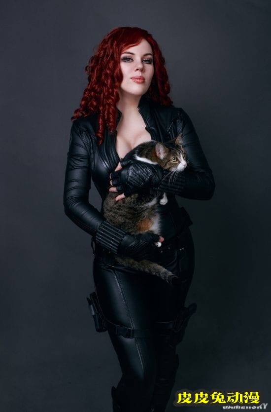 俄妹COS《生化危机8》吸血鬼女儿 性感黑丝超还原