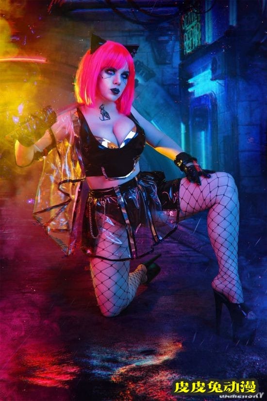 俄妹COS《生化危机8》吸血鬼女儿 性感黑丝超还原