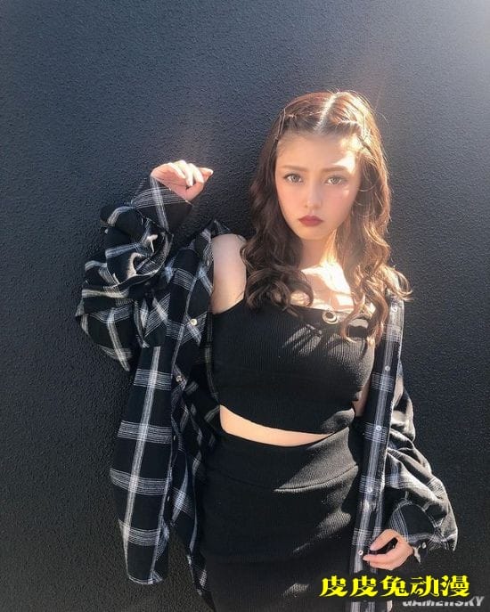 日本最美女高中生拍写真 18岁火辣身材超越同龄人