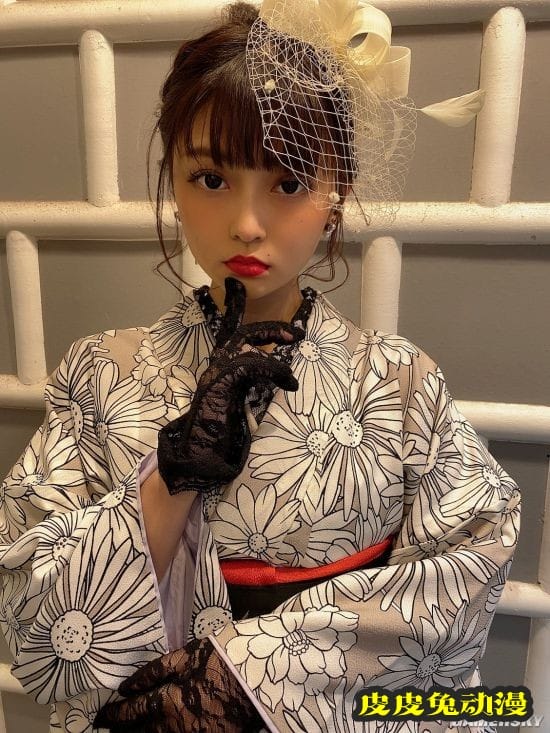 日本最美女高中生拍写真 18岁火辣身材超越同龄人