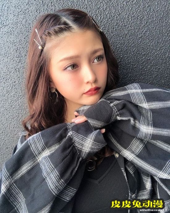 日本最美女高中生拍写真 18岁火辣身材超越同龄人