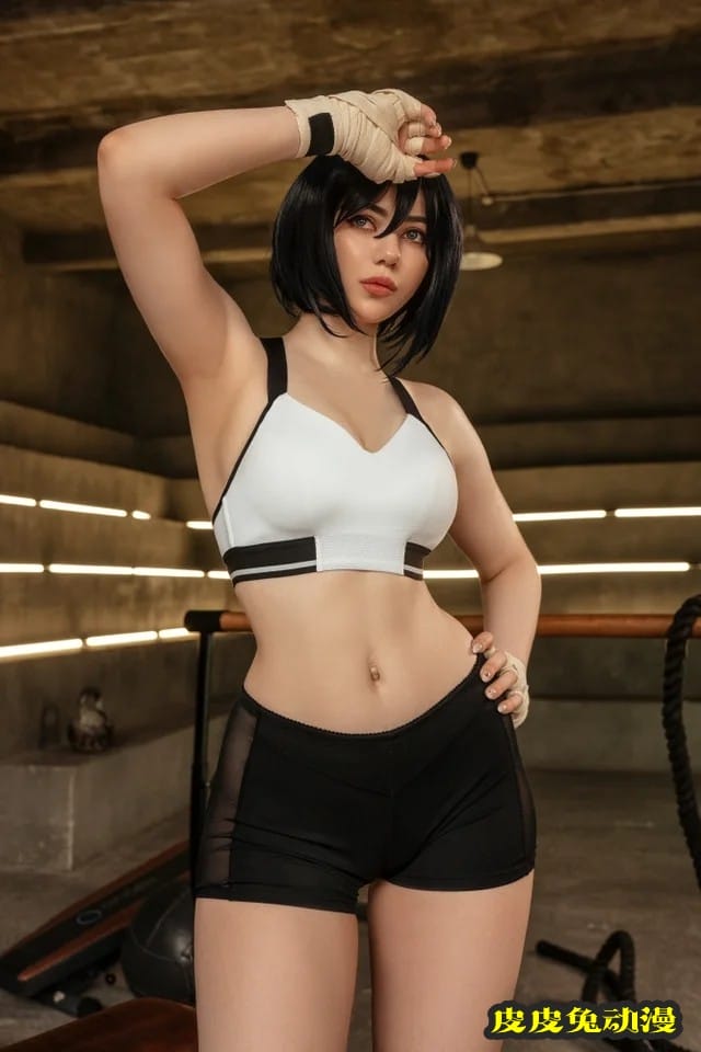 蒂法肉感爆棚三笠腹肌不再 一周大师级CosPlay赏