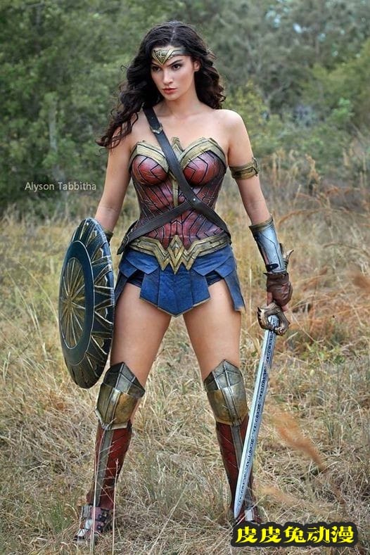 蒂法肉感爆棚三笠腹肌不再 一周大师级CosPlay赏