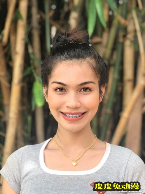 泰国变性妹子参加征兵抽签 网友称赞她勇气可嘉