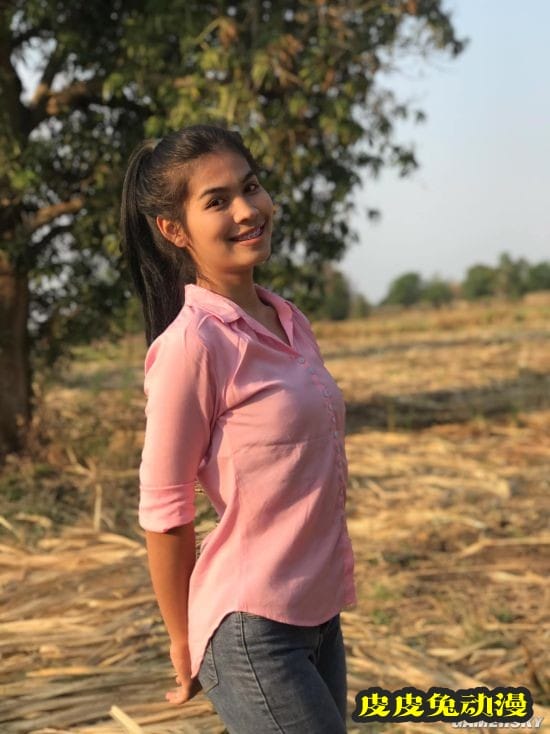 泰国变性妹子参加征兵抽签 网友称赞她勇气可嘉