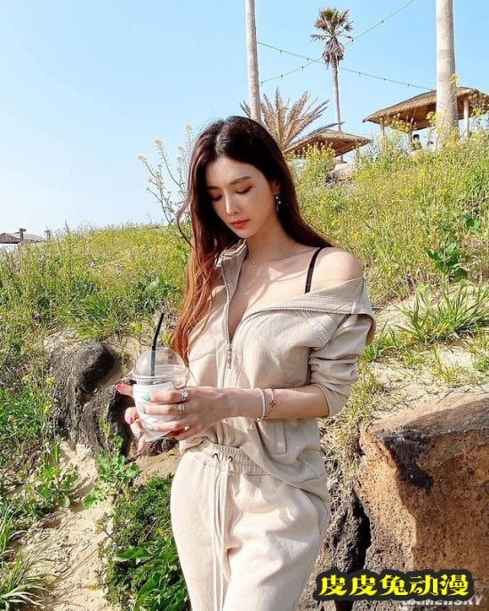 吃的肉都长在上面了 韩国美艳模特身材超火辣