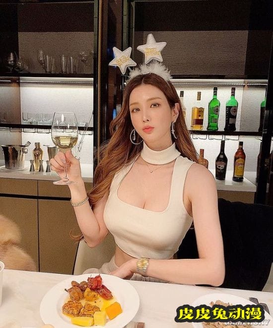 吃的肉都长在上面了 韩国美艳模特身材超火辣