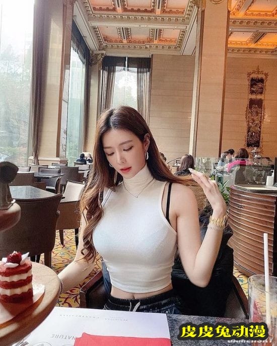 吃的肉都长在上面了 韩国美艳模特身材超火辣