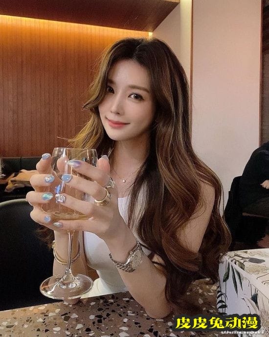 吃的肉都长在上面了 韩国美艳模特身材超火辣