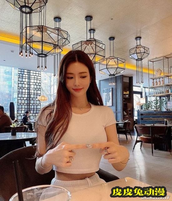 吃的肉都长在上面了 韩国美艳模特身材超火辣