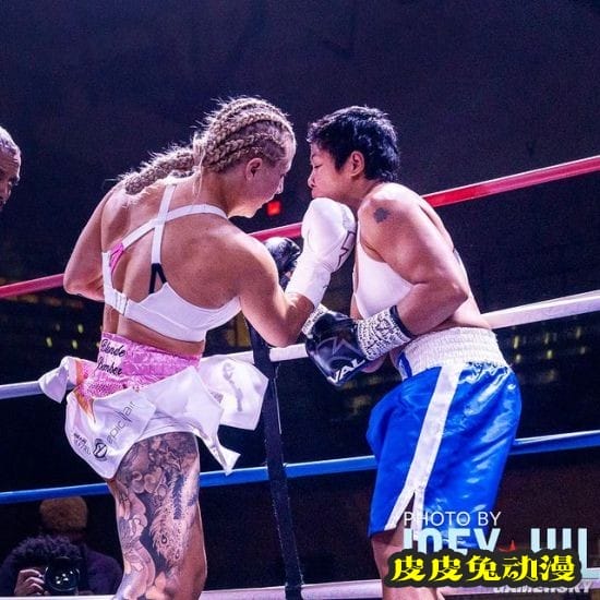 美女拳击手穿蕾丝内衣过磅走红 被对手批不尊重比赛