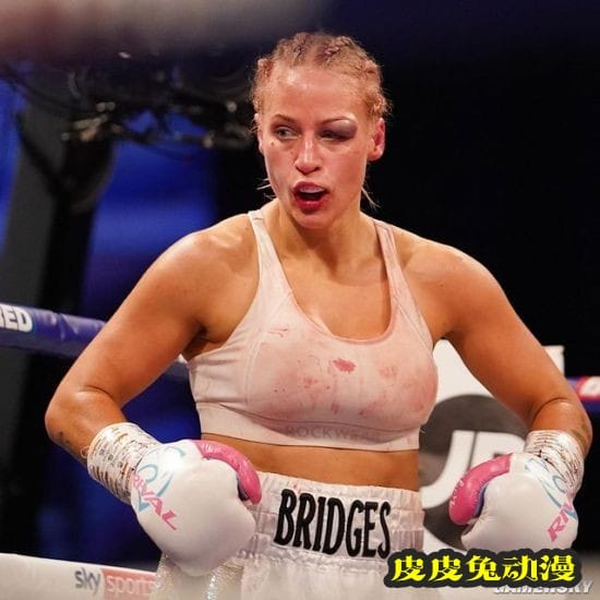 美女拳击手穿蕾丝内衣过磅走红 被对手批不尊重比赛