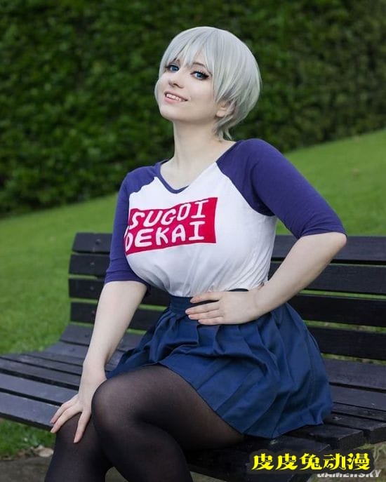 前凸后翘的绝对肉感 白皙俄妹COSER御姐气场十足