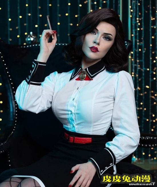 俄妹COS《巫师》内衣版希里 身缠布条的女术士