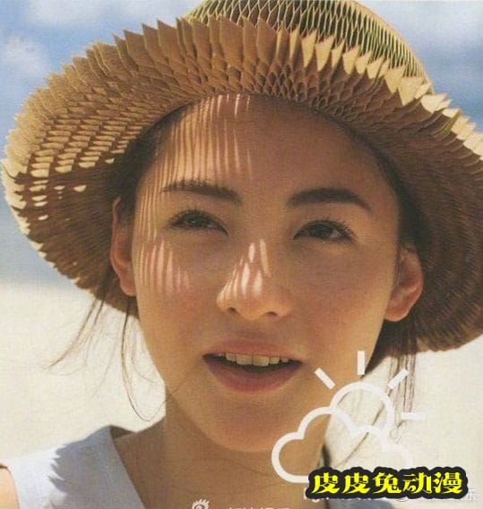 张柏芝时隔22年再拍《任何天气》写真 重现19岁的美貌