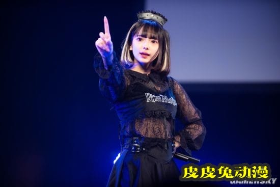 18岁日本少女偶像初露肉 死库水写真超犯规