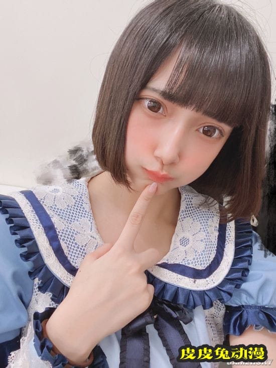 18岁日本少女偶像初露肉 死库水写真超犯规