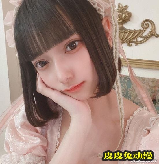 18岁日本少女偶像初露肉 死库水写真超犯规