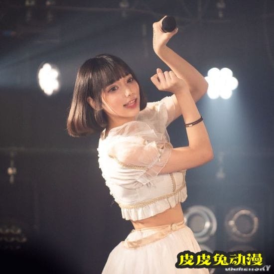 18岁日本少女偶像初露肉 死库水写真超犯规