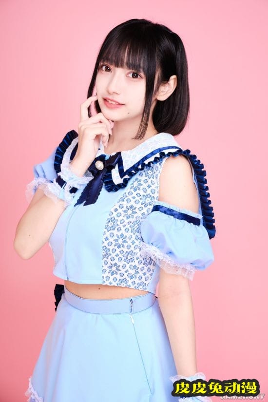 18岁日本少女偶像初露肉 死库水写真超犯规