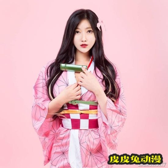 韩国赛车女郎COS祢豆子 变成熟的成年版妹妹