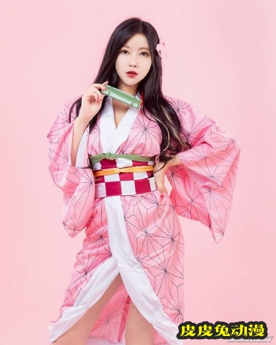 韩国赛车女郎COS祢豆子 变成熟的成年版妹妹