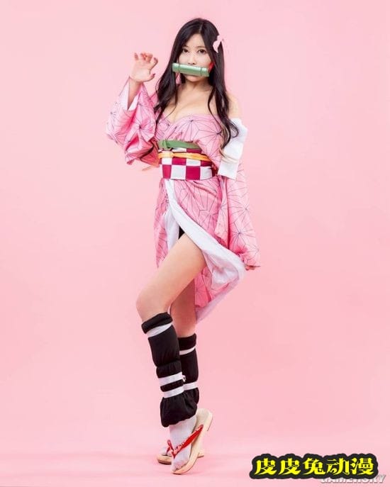 韩国赛车女郎COS祢豆子 变成熟的成年版妹妹