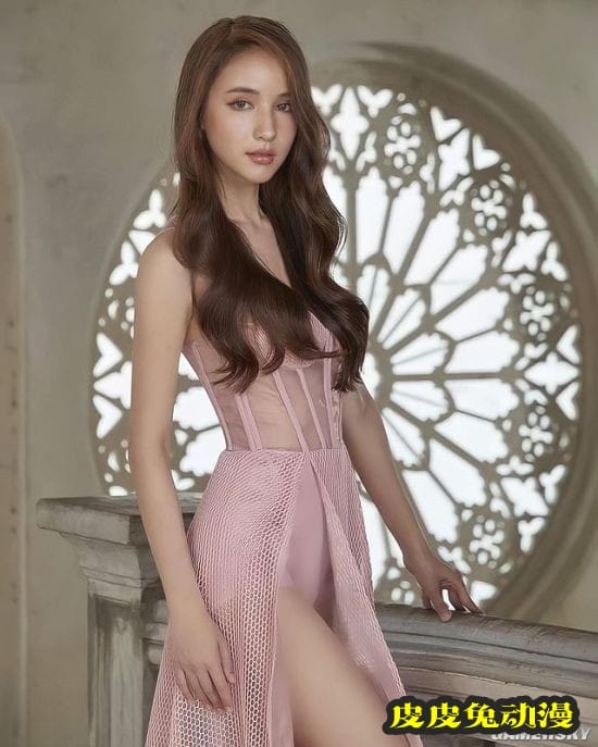 曾经泰国征兵现场的最美变性人 已经蜕变成性感模特