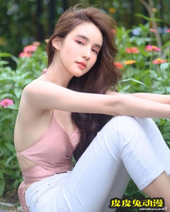 曾经泰国征兵现场的最美变性人 已经蜕变成性感模特