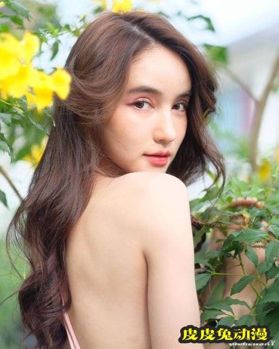 曾经泰国征兵现场的最美变性人 已经蜕变成性感模特