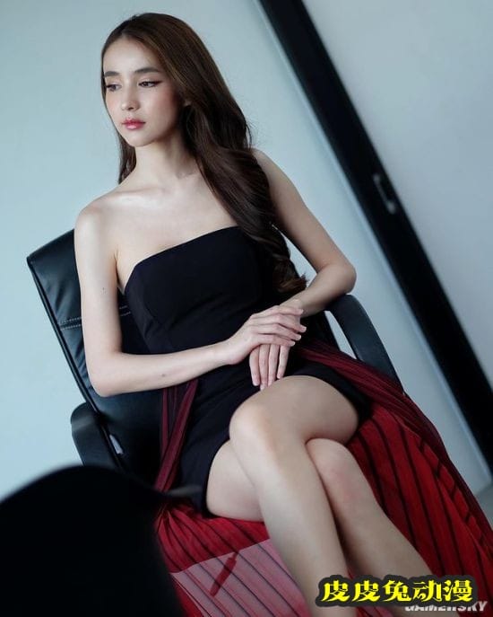 曾经泰国征兵现场的最美变性人 已经蜕变成性感模特