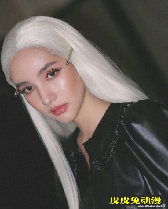 曾经泰国征兵现场的最美变性人 已经蜕变成性感模特